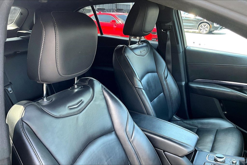 Used 2023 Cadillac XT4 Luxury AWD/4WD image 29