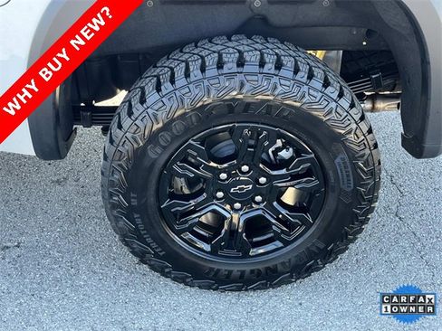 Used 2025 Chevrolet Silverado 1500 ZR2 w/ Technology Package image 11