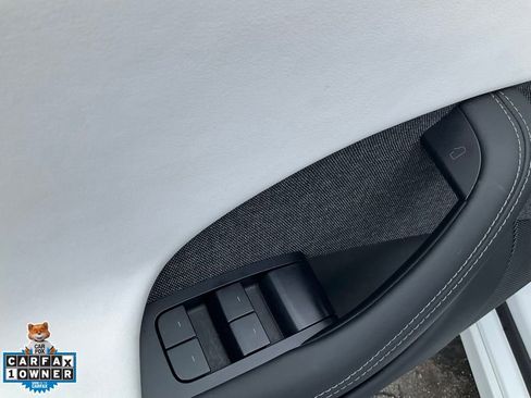 Used 2022 Tesla Model S AWD/4WD image 27