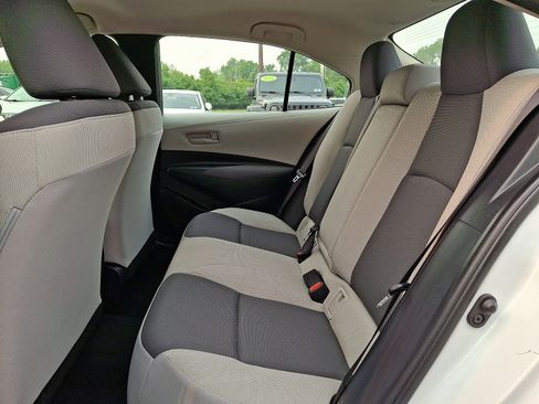 Used 2024 Toyota Corolla LE FWD image 10