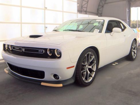 Used 2019 Dodge Challenger GT w/ Plus Package RWD image 7