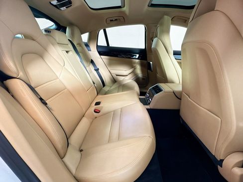 Used 2023 Porsche Panamera 4 w/ Premium Package image 26