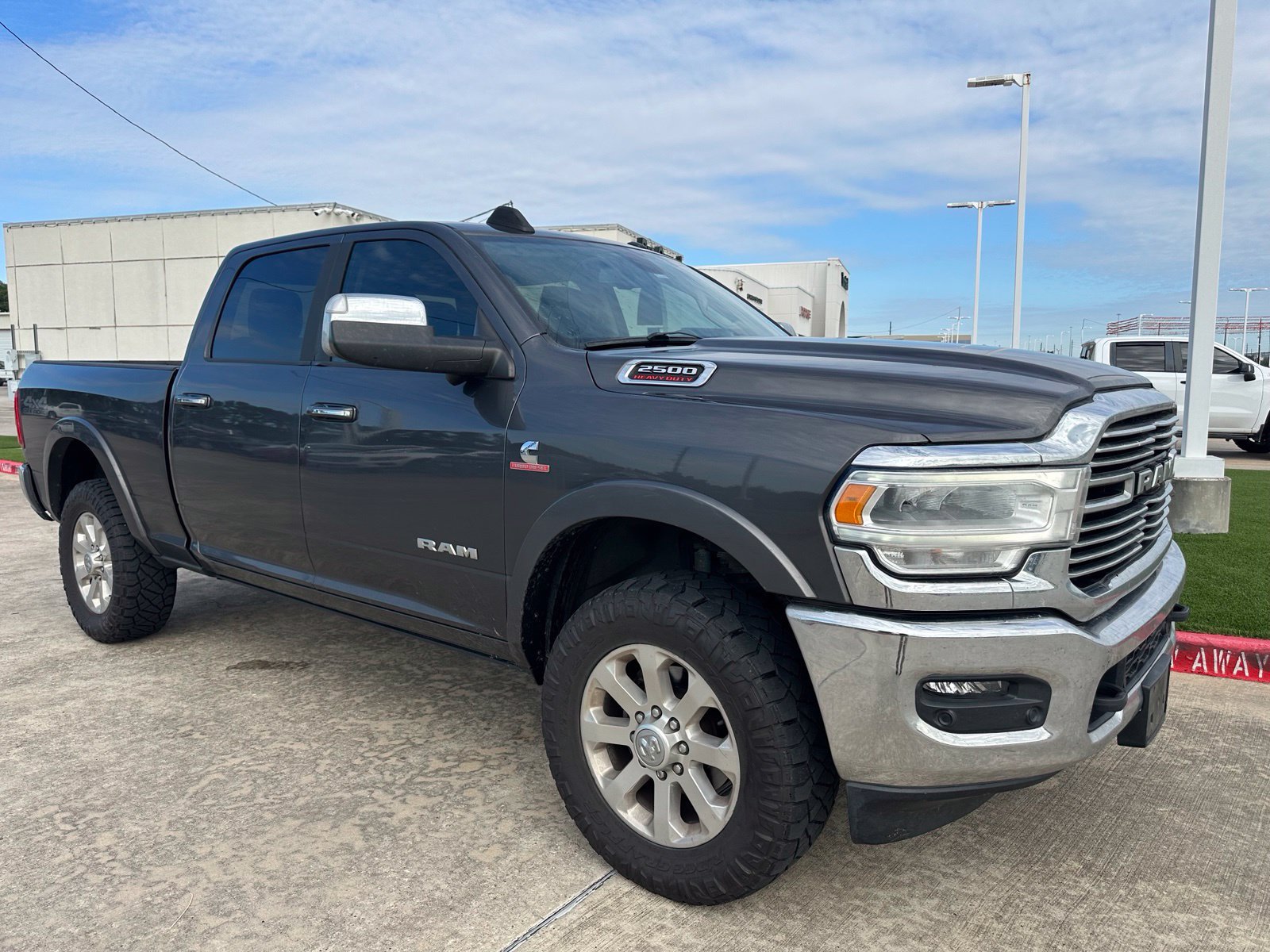 Used 2022 RAM 2500 Laramie AWD/4WD image 1