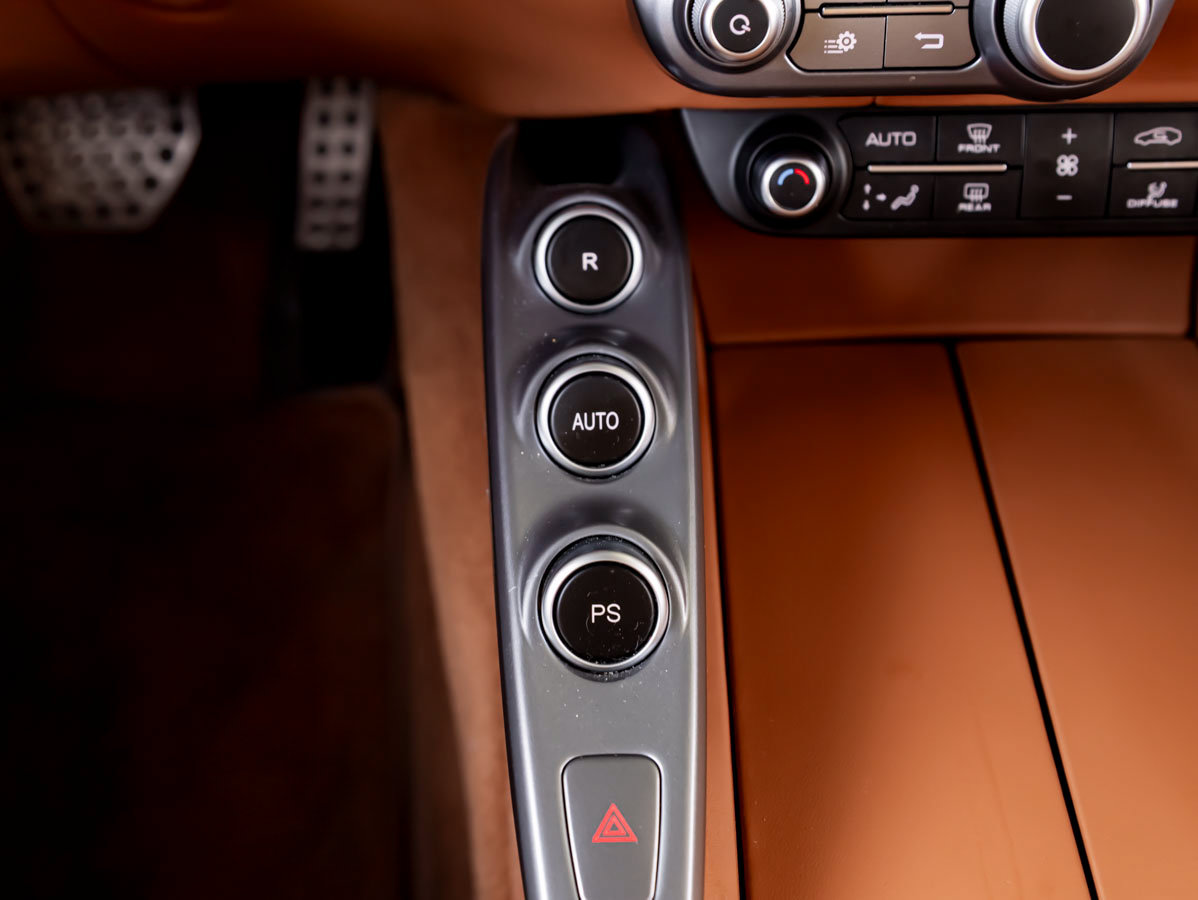 Used 2019 Ferrari GTC4Lusso AWD/4WD image 22