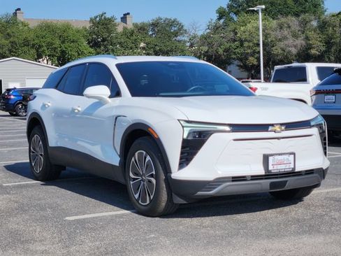 Used 2024 Chevrolet Blazer EV LT AWD/4WD image 2
