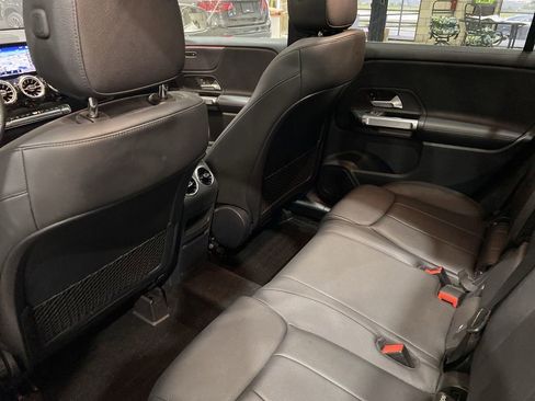 Certified 2022 Mercedes-Benz GLB 250 4MATIC w/ Premium Package Lite image 5