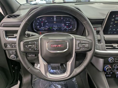 Used 2023 GMC Yukon SLT image 18