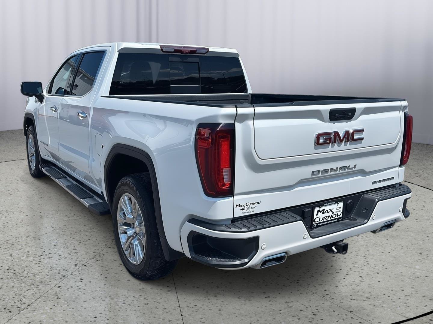 Used 2022 GMC Sierra 1500 Denali w/ Technology Package AWD/4WD image 3