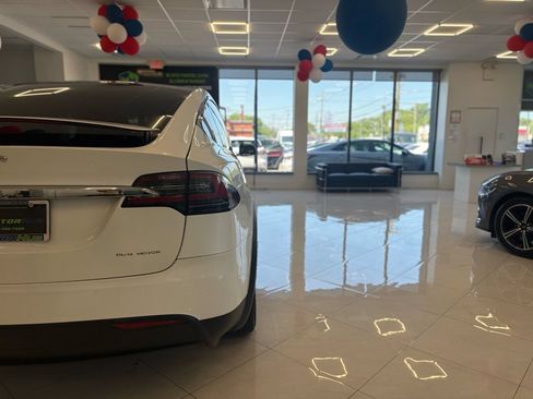 Used 2019 Tesla Model X AWD/4WD image 16