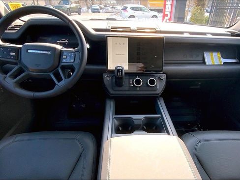 New 2026 Land Rover Defender 110 X-Dynamic SE image 5