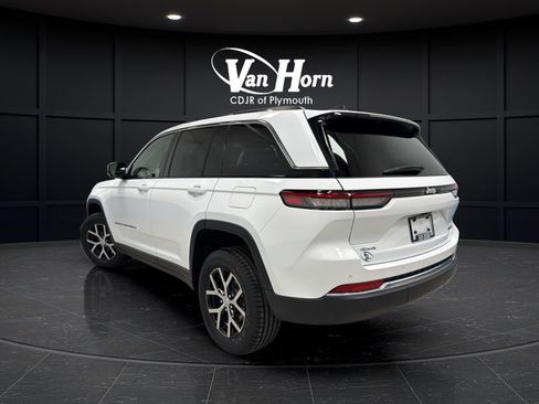 Used 2022 Jeep Grand Cherokee Limited AWD/4WD image 5