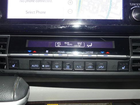 Used 2023 Toyota Sienna XLE w/ XLE Plus Package image 33