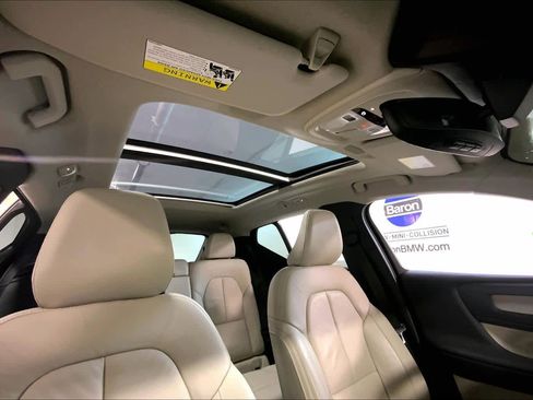 Used 2023 Volvo XC40 B5 Ultimate w/ Protection Package Premier image 14