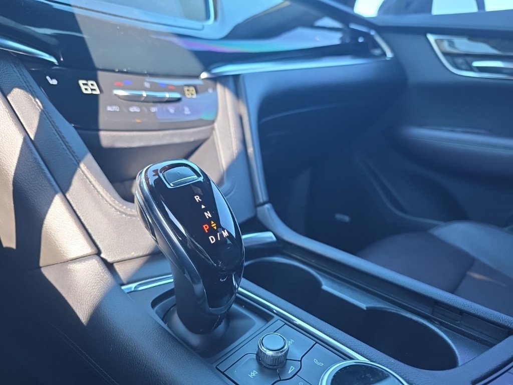 Used 2021 Cadillac XT6 Premium Luxury FWD image 18