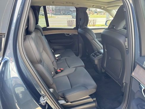 Used 2025 Volvo XC90 B6 Plus image 13