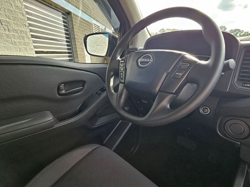 Used 2024 Nissan Frontier S image 9