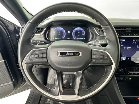 Used 2022 Jeep Grand Cherokee L Altitude image 11