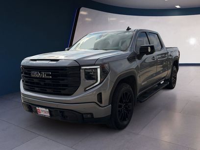 Used 2025 GMC Sierra 1500 Elevation w/ Elevation Premium Package