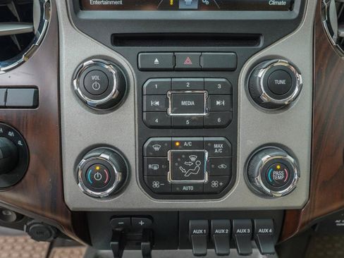 Used 2015 Ford F350 Lariat w/ Lariat Ultimate Package AWD/4WD image 33