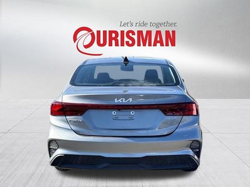 Certified 2023 Kia Forte LXS image 3