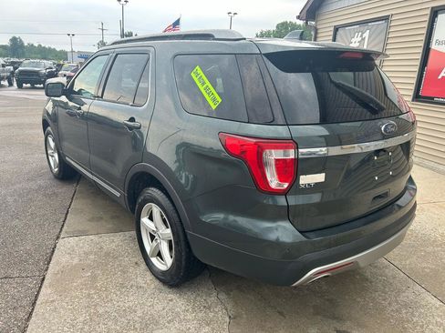Used 2016 Ford Explorer XLT w/ Equipment Group 202A AWD/4WD image 7
