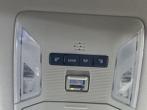 Used 2025 Toyota RAV4 LE FWD image 31
