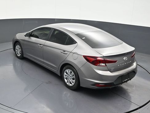 Used 2020 Hyundai Elantra SE image 17