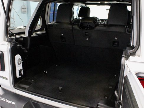 Used 2021 Jeep Wrangler Unlimited Sahara image 14