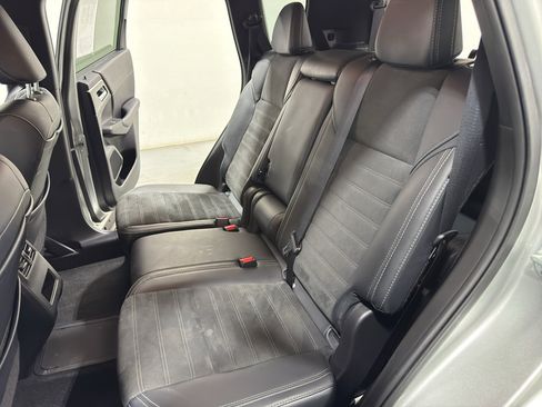Used 2024 Mitsubishi Outlander SE AWD/4WD image 24