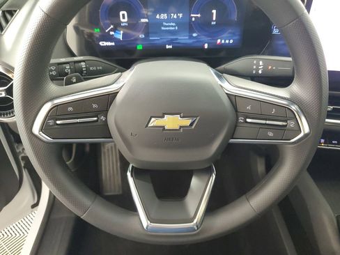 New 2026 Chevrolet Equinox EV LT image 18