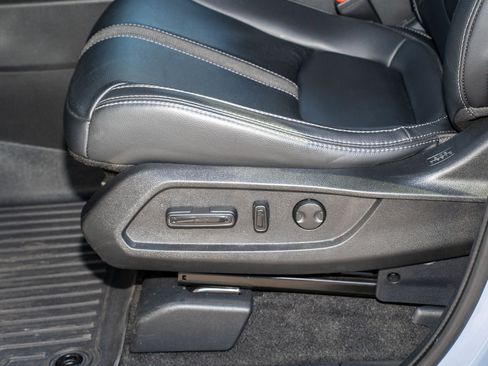 Certified 2023 Honda Pilot Touring image 33