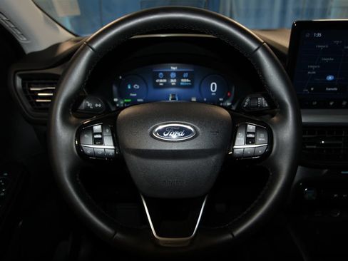 Used 2025 Ford Escape Platinum w/ Premium Technology Package AWD/4WD image 12