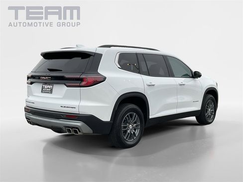 Used 2025 GMC Acadia Elevation image 7