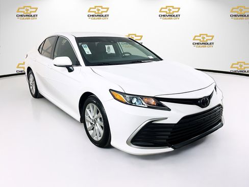 Used 2021 Toyota Camry LE w/ Carpet Mat Package (TMS) image 1