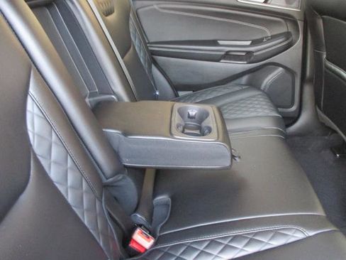 Used 2024 Ford Edge Titanium image 24