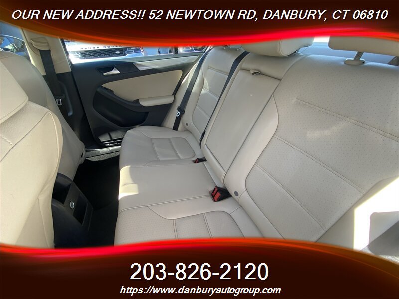 Used 2017 Volkswagen Jetta SE FWD image 30