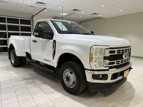 Used 2023 Ford F350 XLT AWD/4WD image 7