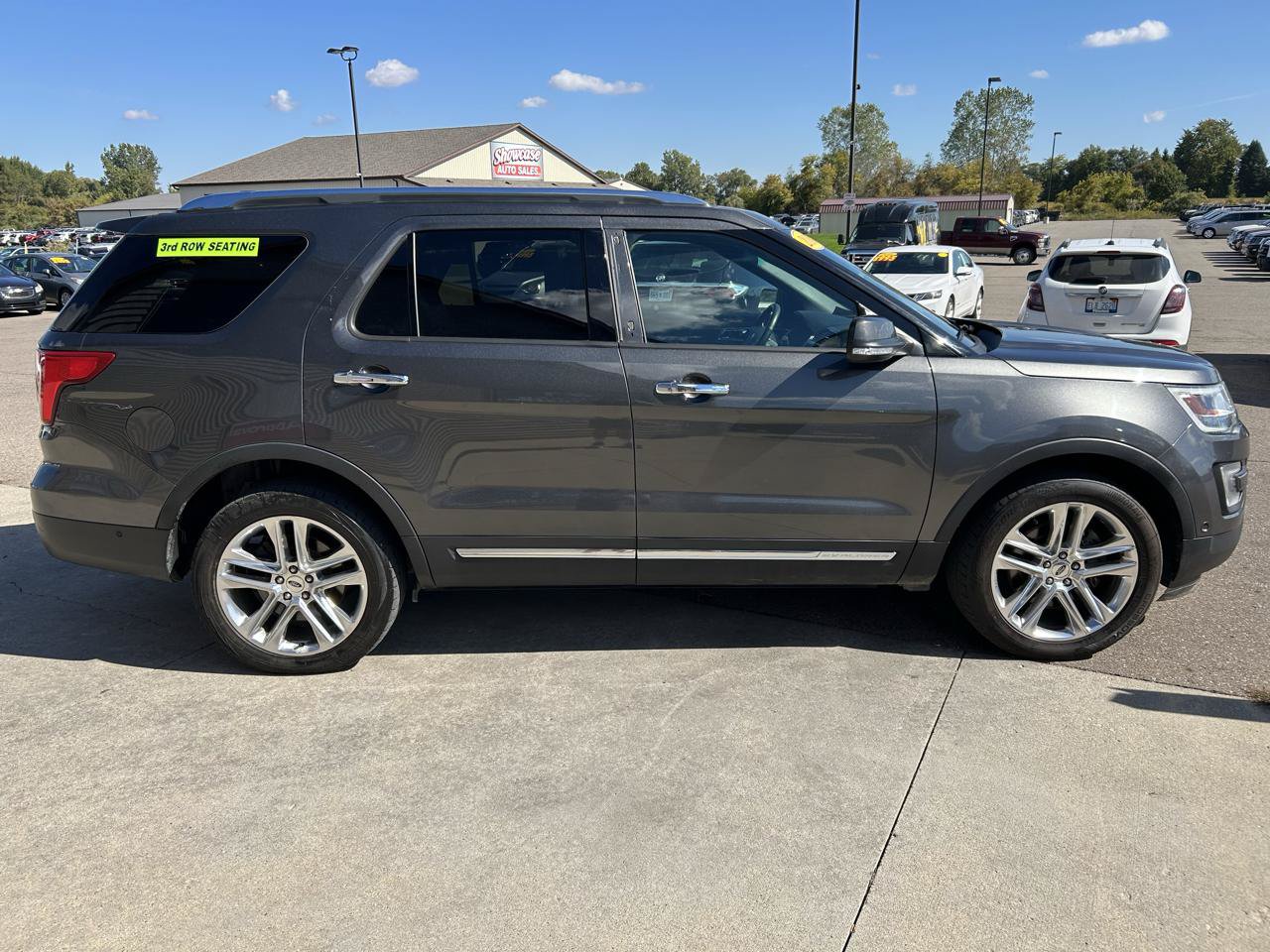 Used 2016 Ford Explorer Limited w/ Equipment Group 301A AWD/4WD image 4