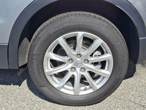 Used 2023 Cadillac XT4 Luxury w/ Cold Weather Package AWD/4WD image 7