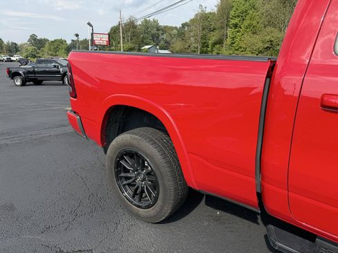 Used 2020 RAM 1500 Laramie AWD/4WD image 19