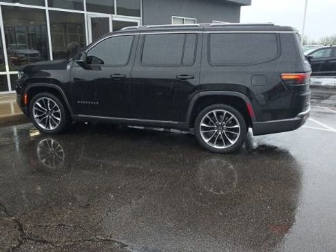 Used 2022 Jeep Wagoneer Series III w/ Premium Group I image 3