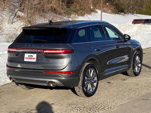 Used 2022 Lincoln Corsair AWD w/ Premium Package image 7