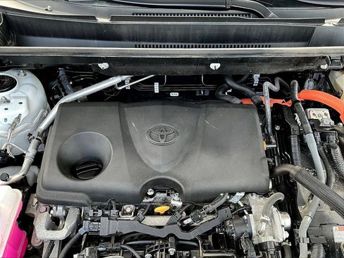 Used 2024 Toyota RAV4 LE AWD/4WD image 33