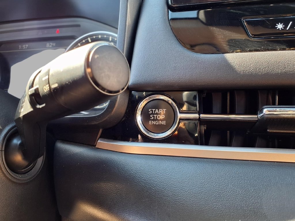 Used 2025 Mitsubishi Outlander SE AWD/4WD image 9