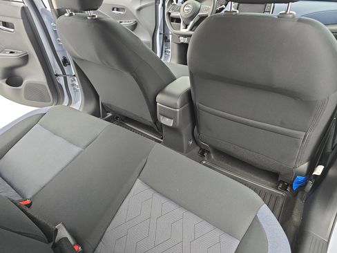 New 2025 Nissan Versa SV w/ Trunk Package FWD image 11