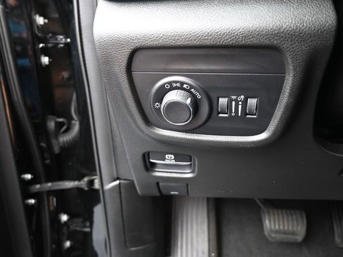 Used 2021 Jeep Grand Cherokee L Laredo w/ Luxury Tech Group I image 34