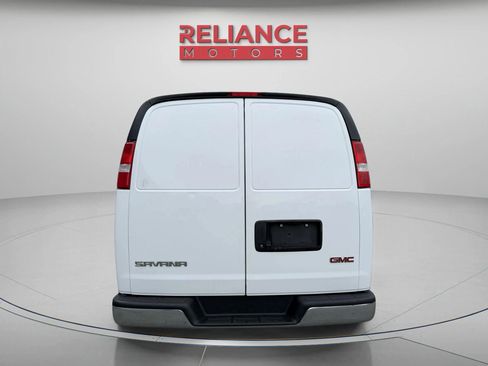 Used 2022 GMC Savana 2500 w/ Driver Convenience Package image 4