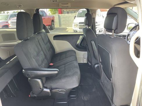 Used 2020 Dodge Grand Caravan SE w/ UConnect Hands-Free Group FWD image 14