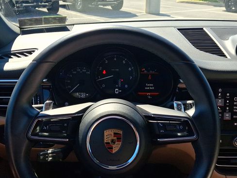 Used 2022 Porsche Macan AWD/4WD image 22