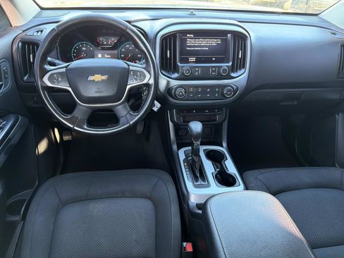 Used 2022 Chevrolet Colorado LT w/ LT Convenience Package image 6